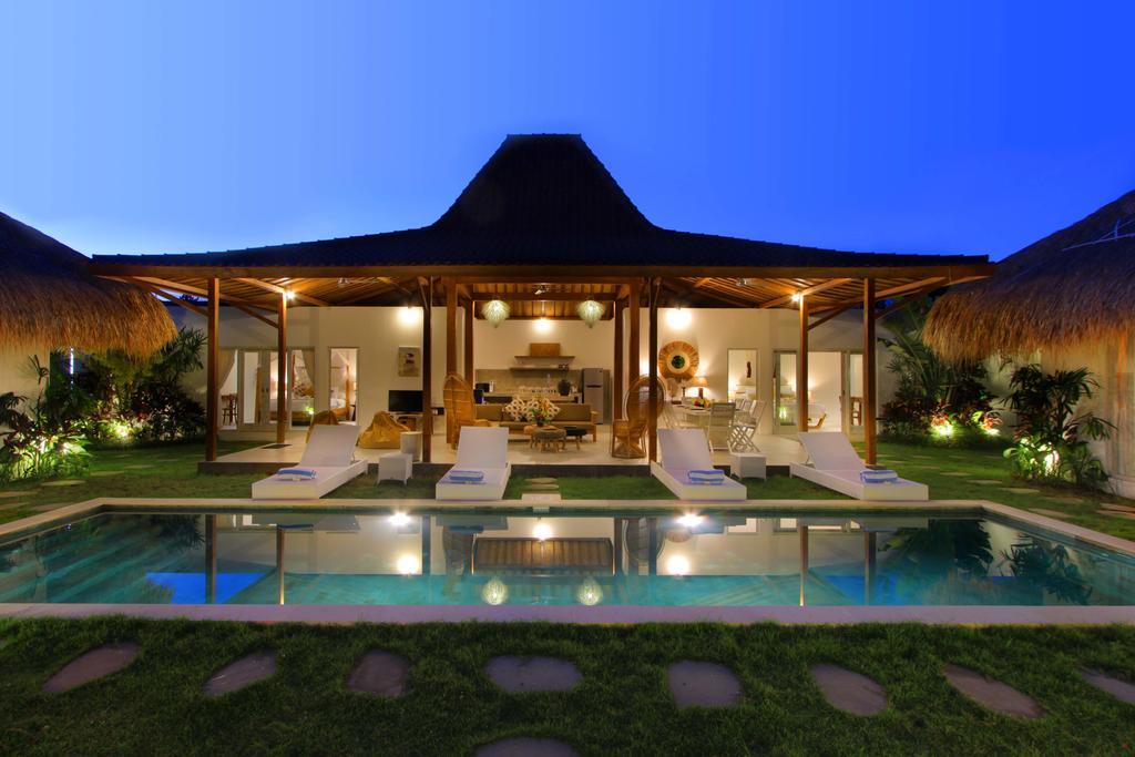 Villa Aksara By Optimum Bali Villas Семиньяк Экстерьер фото